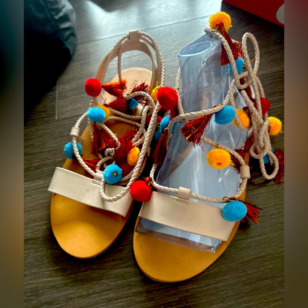 Pom Pom Sandals| US size 8